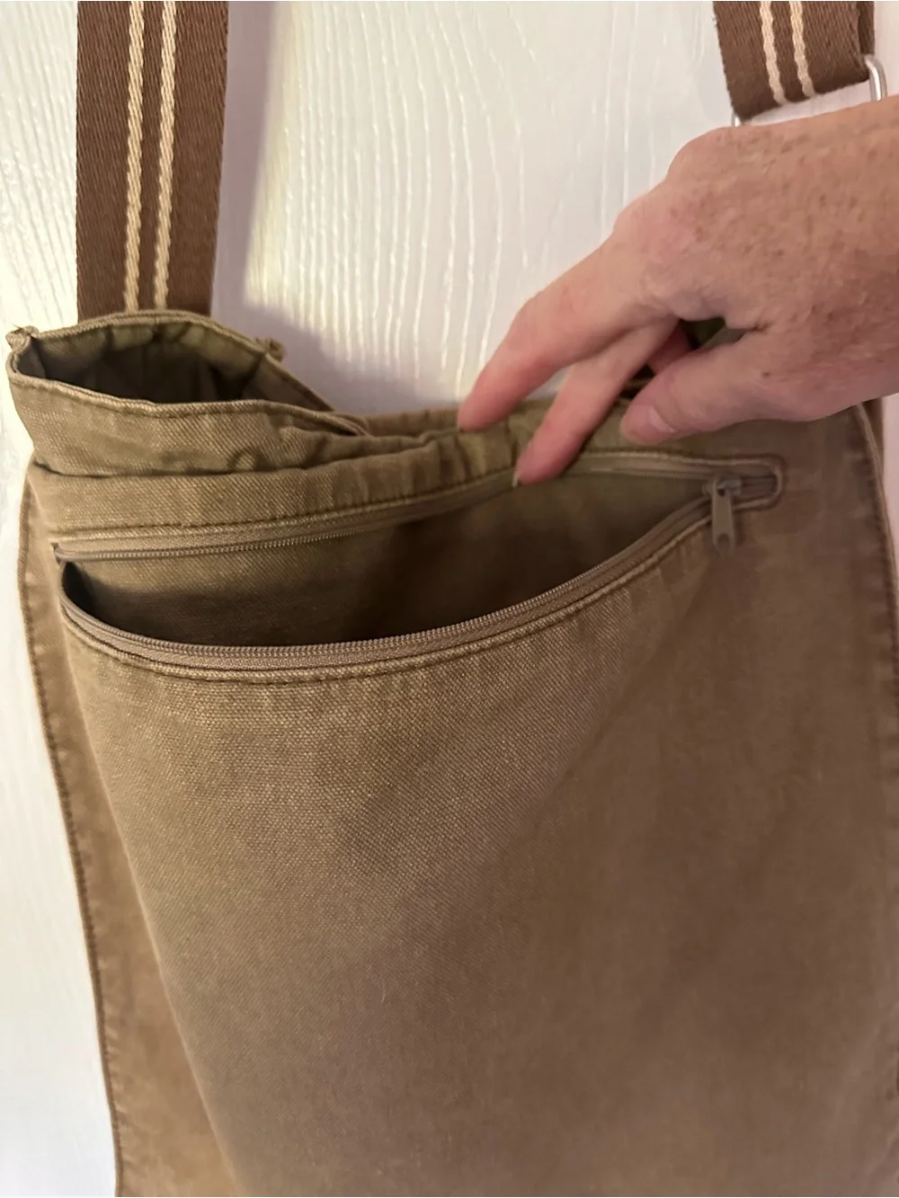 District Threads Canvas Messenger Bag in Olive Green